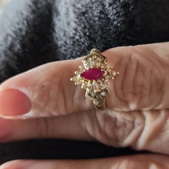 Beautiful Alwand Vahan 10k Yellow Gold Ruby Diamond Ring Size 5 or 5.5 - Picture 17 of 17